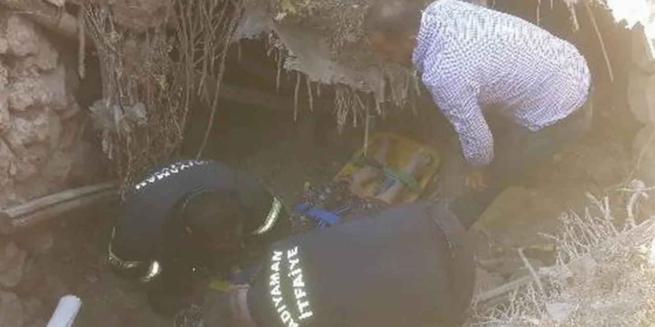 Adıyaman’da göçük altında kalan yaşlı kadın itfaiye ekiplerince kurtarıldı