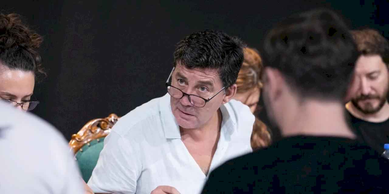 İzmir Şehir Tiyatroları “Cadı Kazanı”nın provalarına başladı