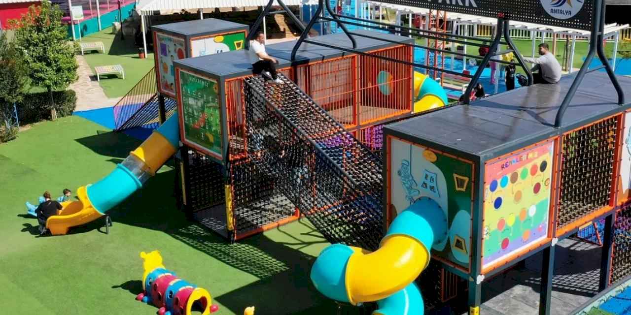 Yaz tatilinin renkli durağı: Teneffüs park 16 bin kişiyi ağırladı