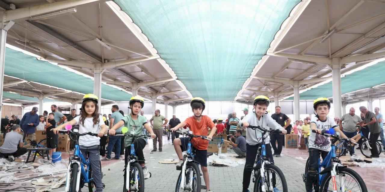 Konya'da 'güle oynaya cami'ye gelenler bisikletlerine kavuştu