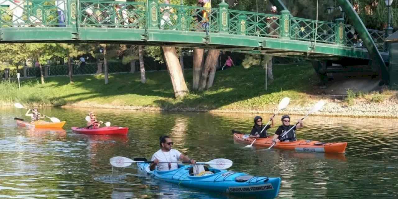 Eskişehir'den yetişkinlere deniz kanosu deneyimi