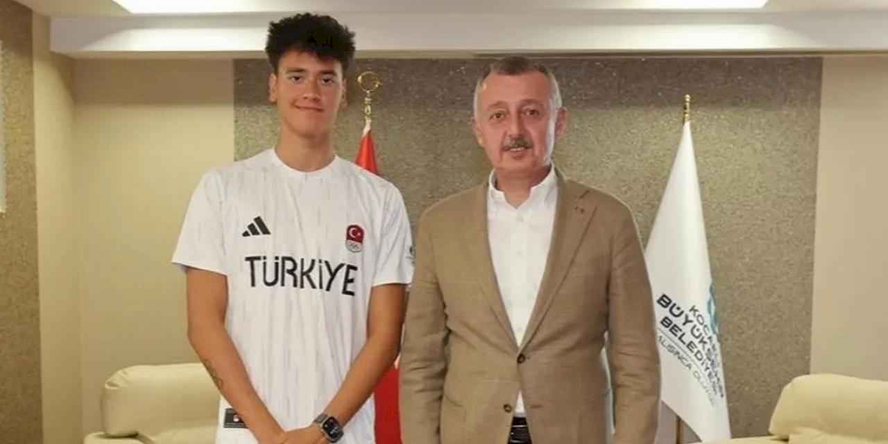 Başkan Büyükakın İzmitli şampiyonu kutladı