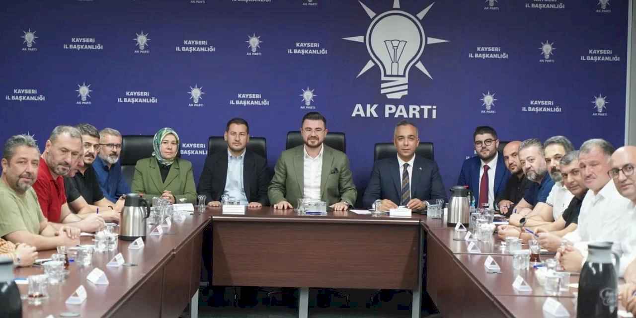 AK Parti Kayseri'de 7 istifa krizi!