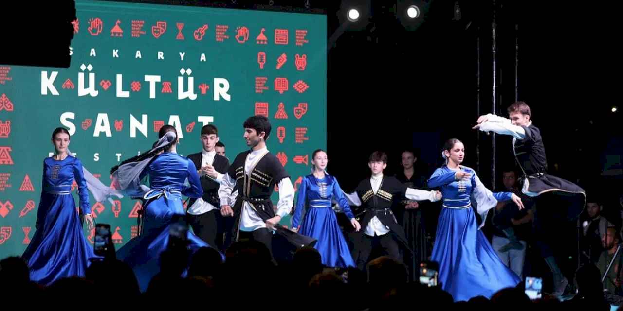 Sakarya’da Kafkas ve İç Anadolu’da şölen gibi akşam