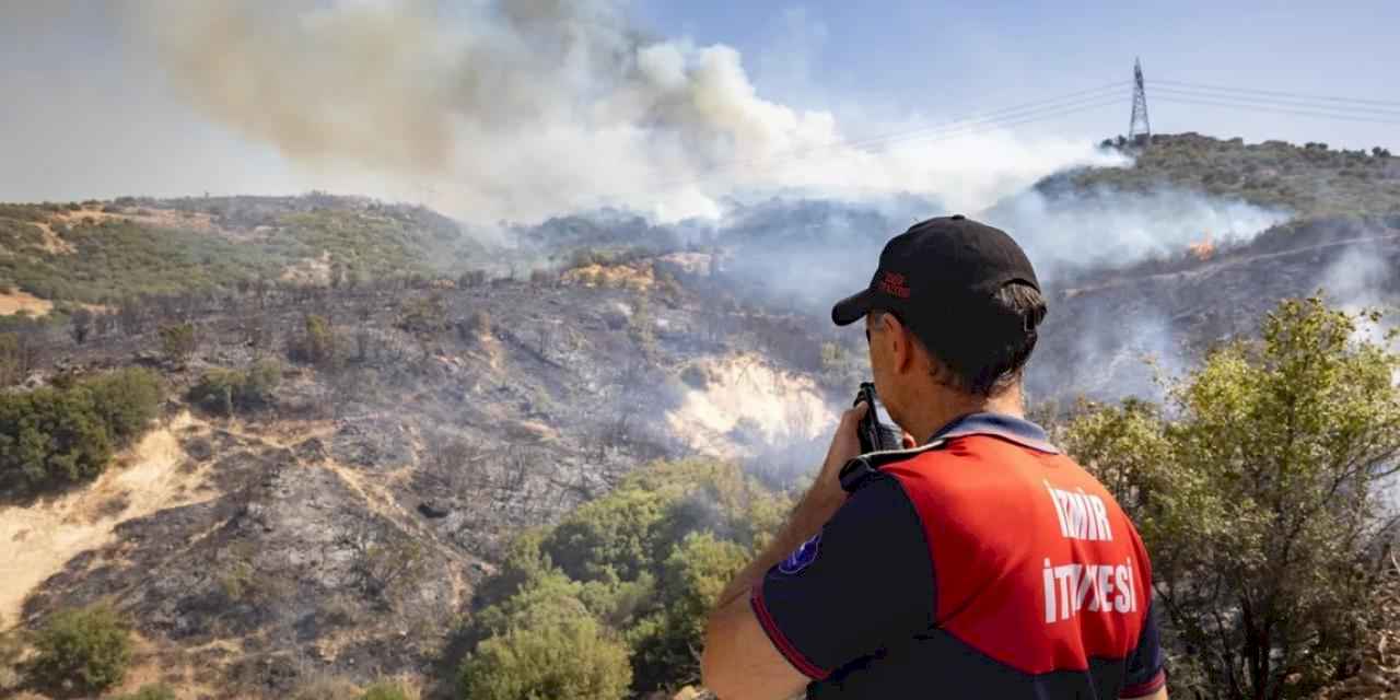 İzmir İtfaiyesi, Aliağa’daki yangına da müdahale ediyor
