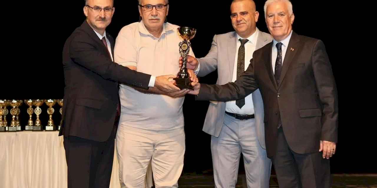 Bursa'da amatör spor kulüplerine kupa töreni