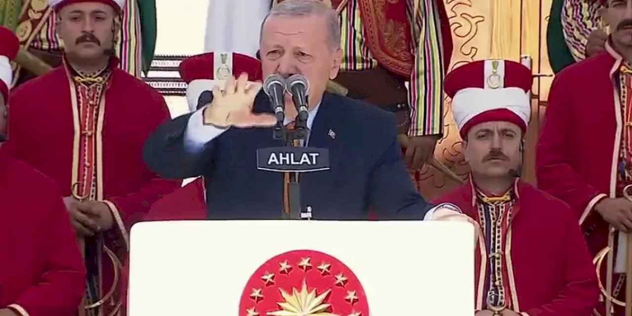 Cumhurbaşkanı Erdoğan Ahlat'ta... Terörsüz Türkiye'de son düzlükteyiz