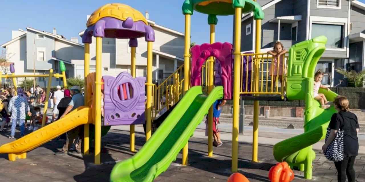 İzmir'de yenilenen Recep Doyuk Parkı açıldı