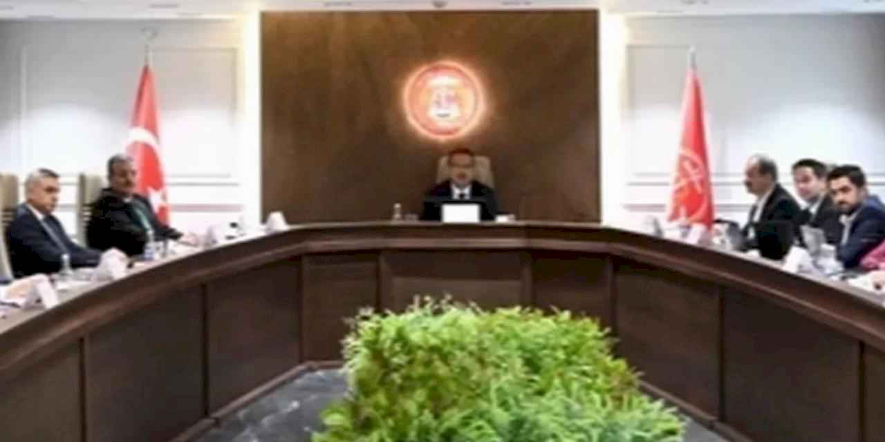 SES: Memur-Sen ve Kamu-Sen’in Hakem Kurulu’ndan çekilmesi şov