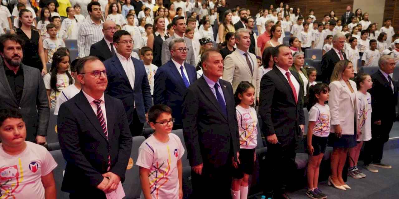 'Metro İstanbul'da 403 minik öğrenci mezun oldu