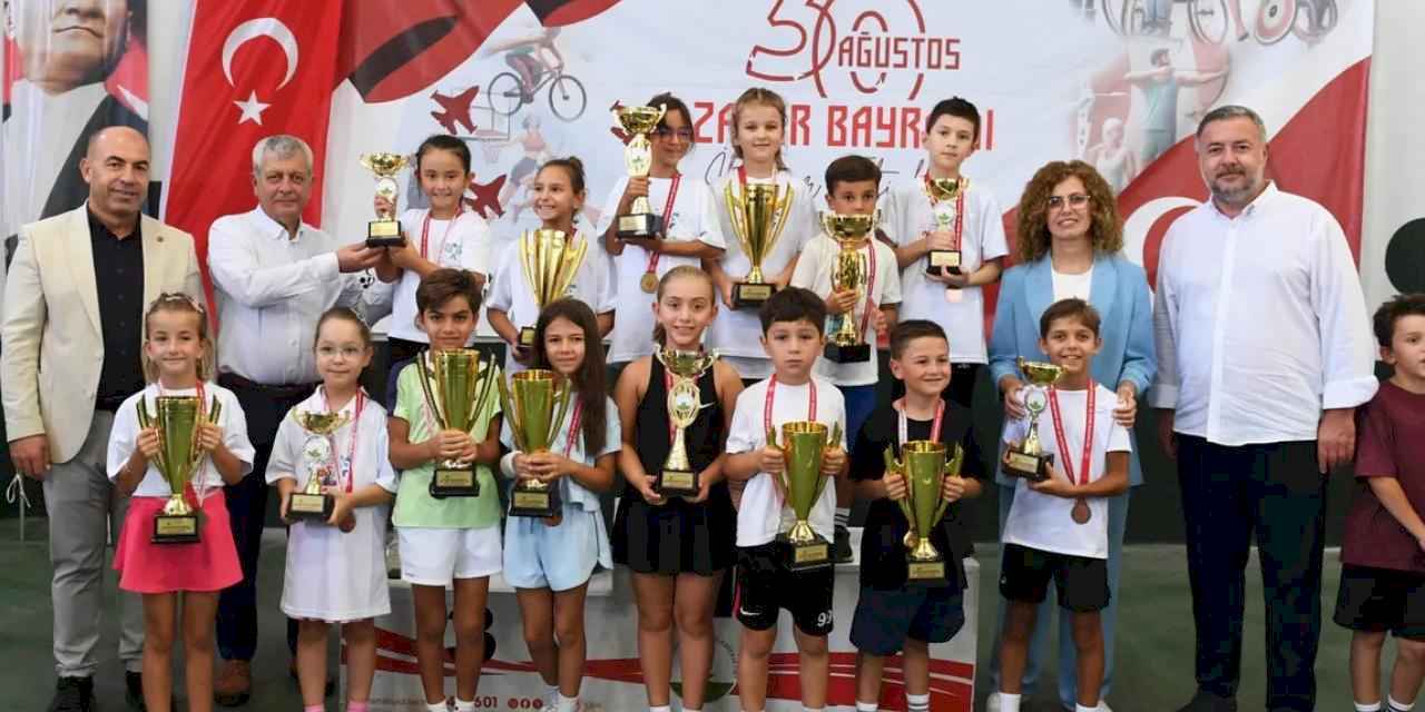 Bursa Osmangazi'de minik raketlerin kupa heyecanı