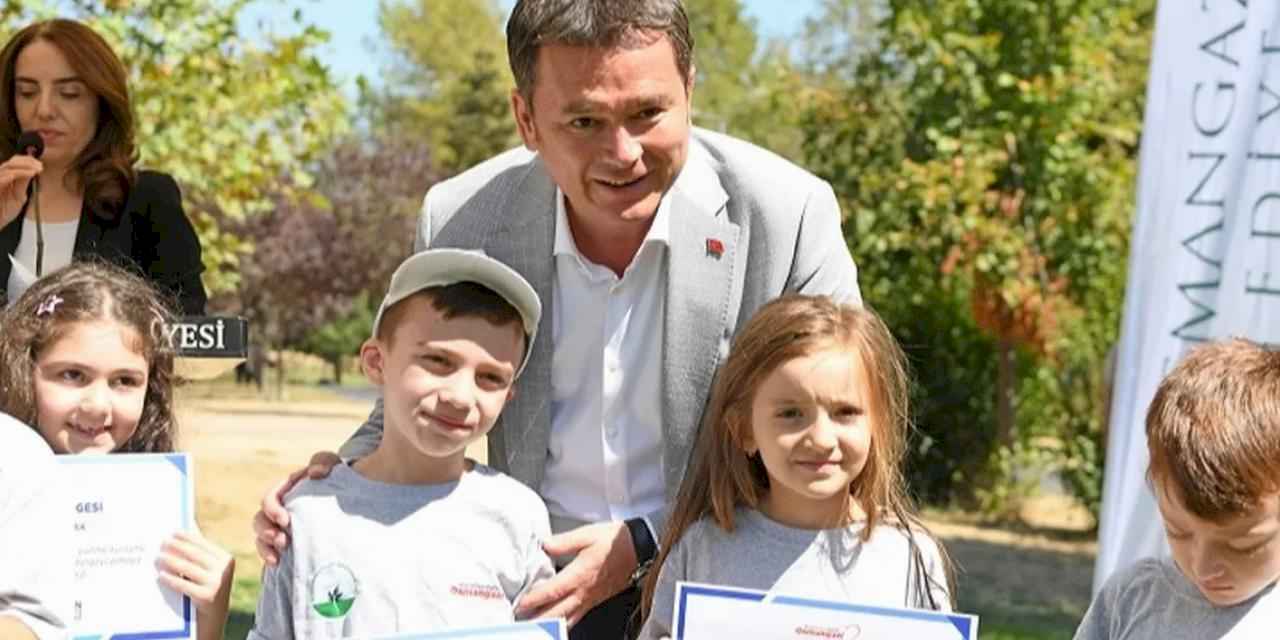 Bursa Osmangazi’de 8 bin 24 çocuk yüzme keyfi yaşadı