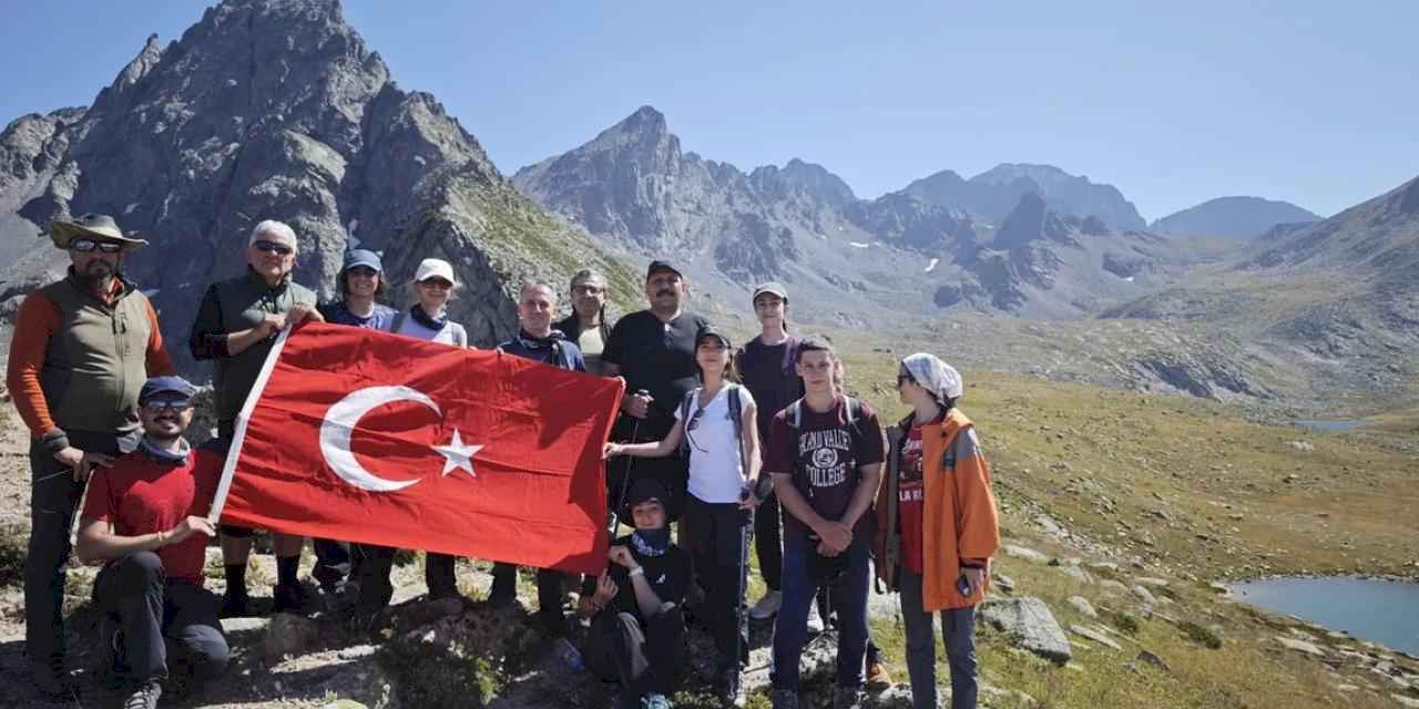 Kaçkar'da ağrı tedavisi için farkındalık tırmanışı