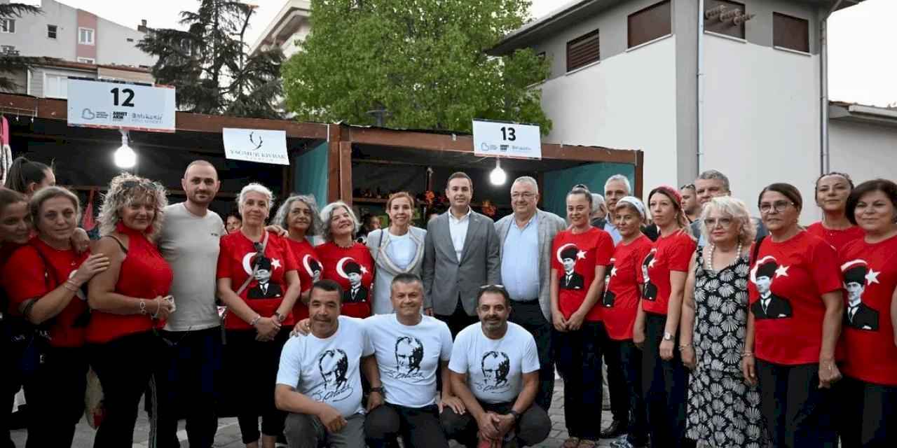 Edremit’te Kadın Emeği Çarşısı yoğun ilgi gördü