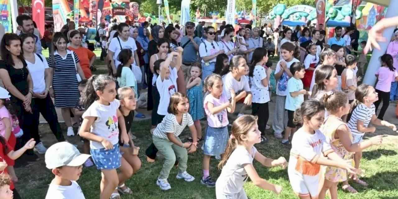 Manisa’da çocuklara Zafer Bayramı şenliği düzenlendi