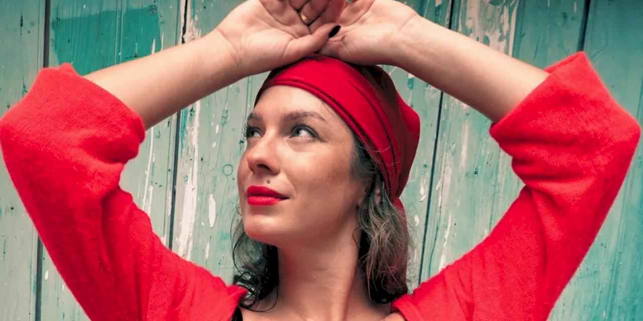 Türk Kızı Didem Özek’ten Netflix’te bir ilk