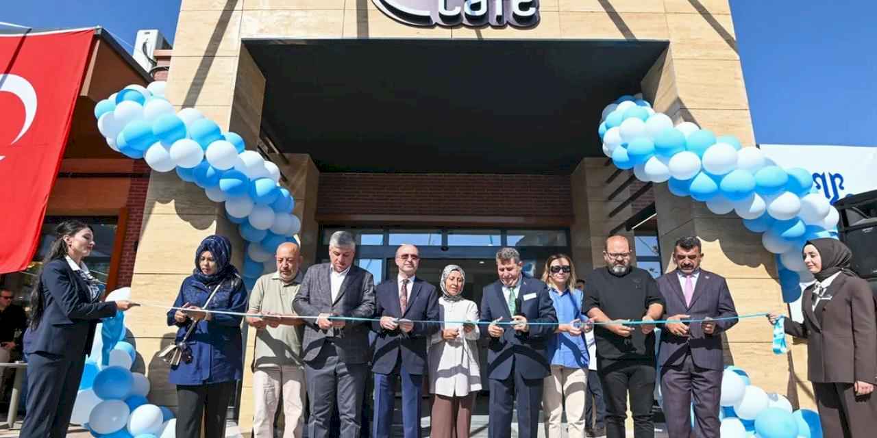 Selçuklu’da doğa ve mimarinin buluştuğu 'Kanyon Cafe' açıldı