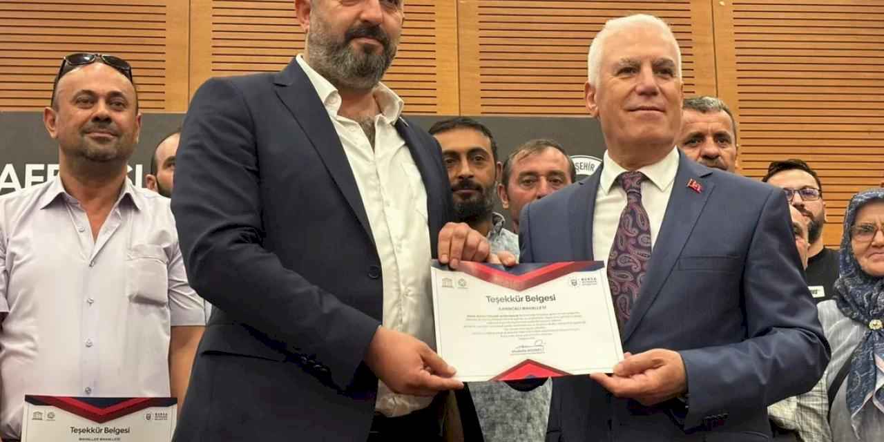 Bursa'da yangınla mücadele eden kahramanlara teşekkür belgesi