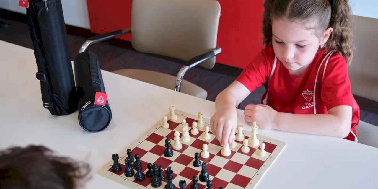 Çilek yaz okulu yüzlerce çocuğa unutulmaz bir tatil yaşattı