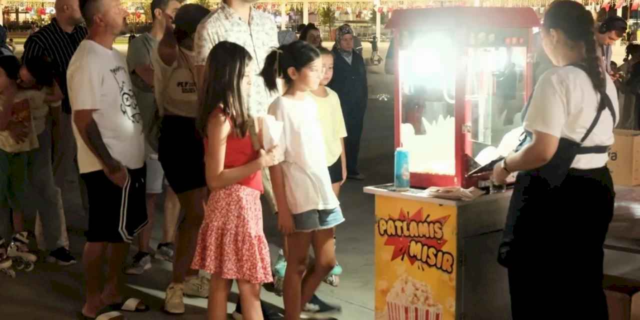 Milli İrade’de açık havada sinema keyfi devam ediyor