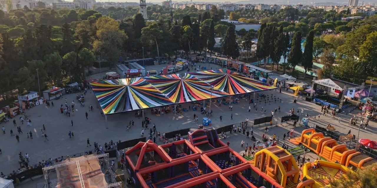 İzmir'de çocuklar fuarda çok mutlu