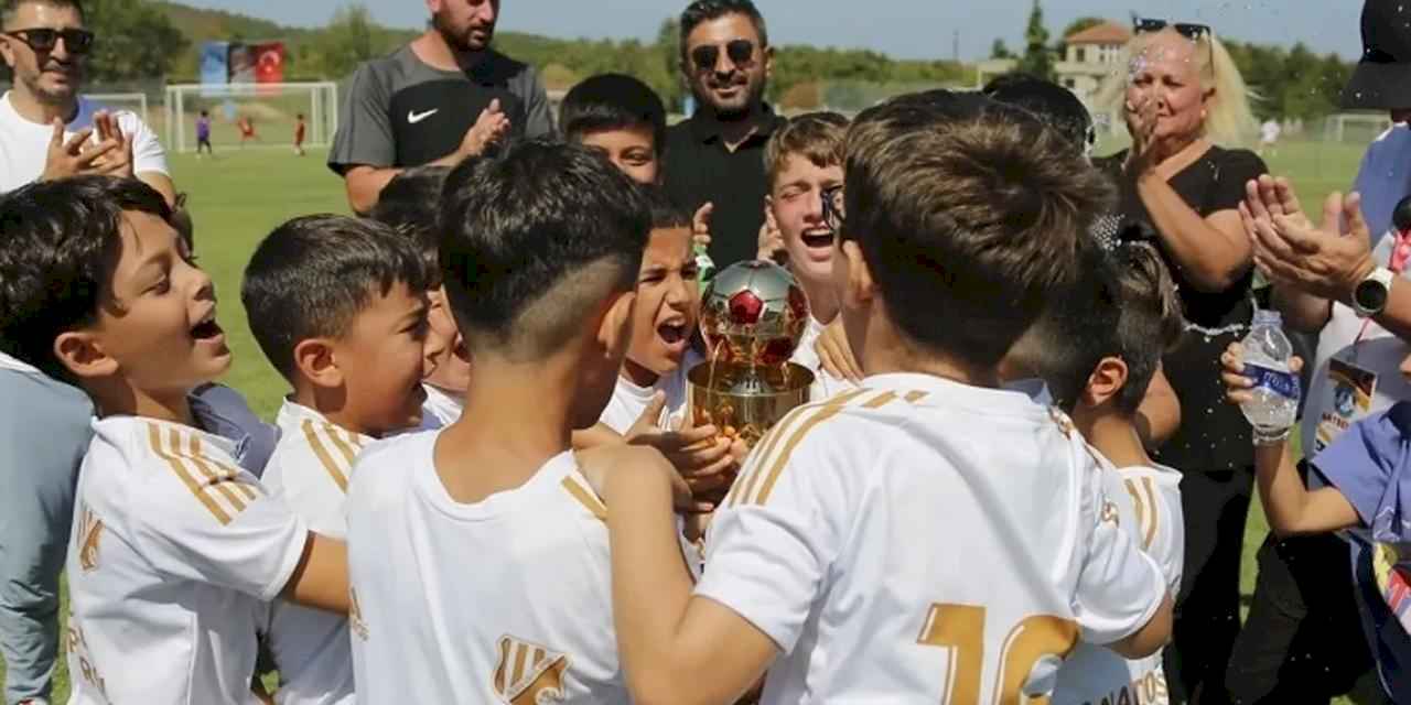 International Junior Cup futbol festivali yaşattı