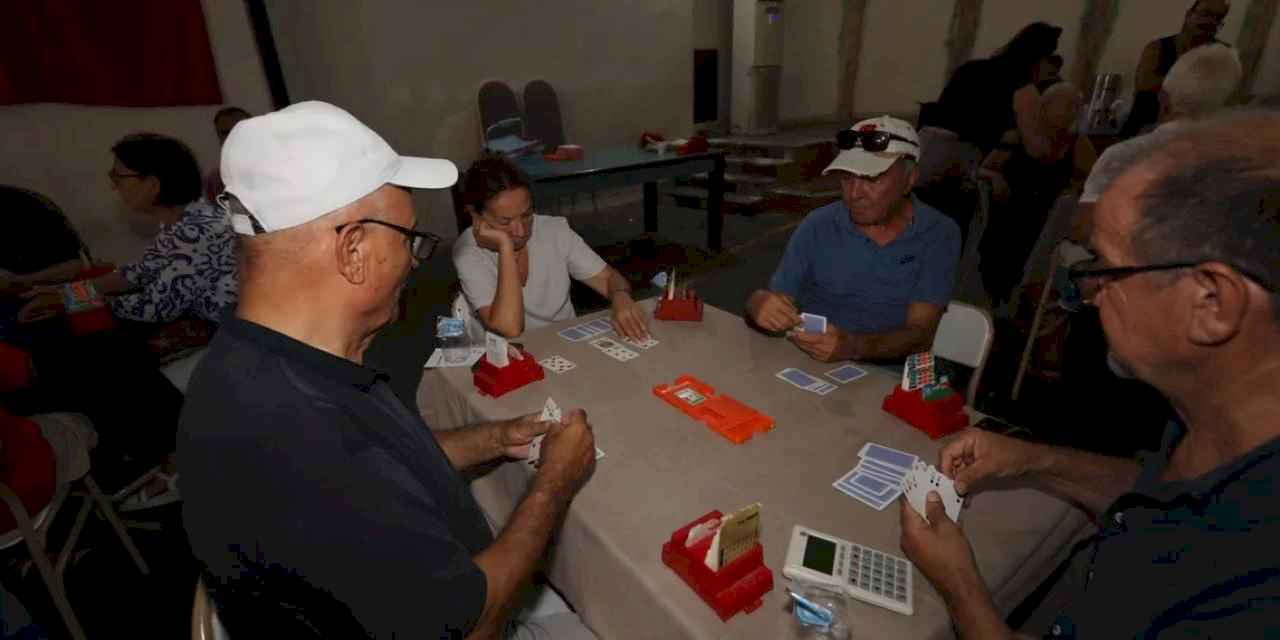 Briç tutkunları İzmir Efes Selçuk'ta buluştu