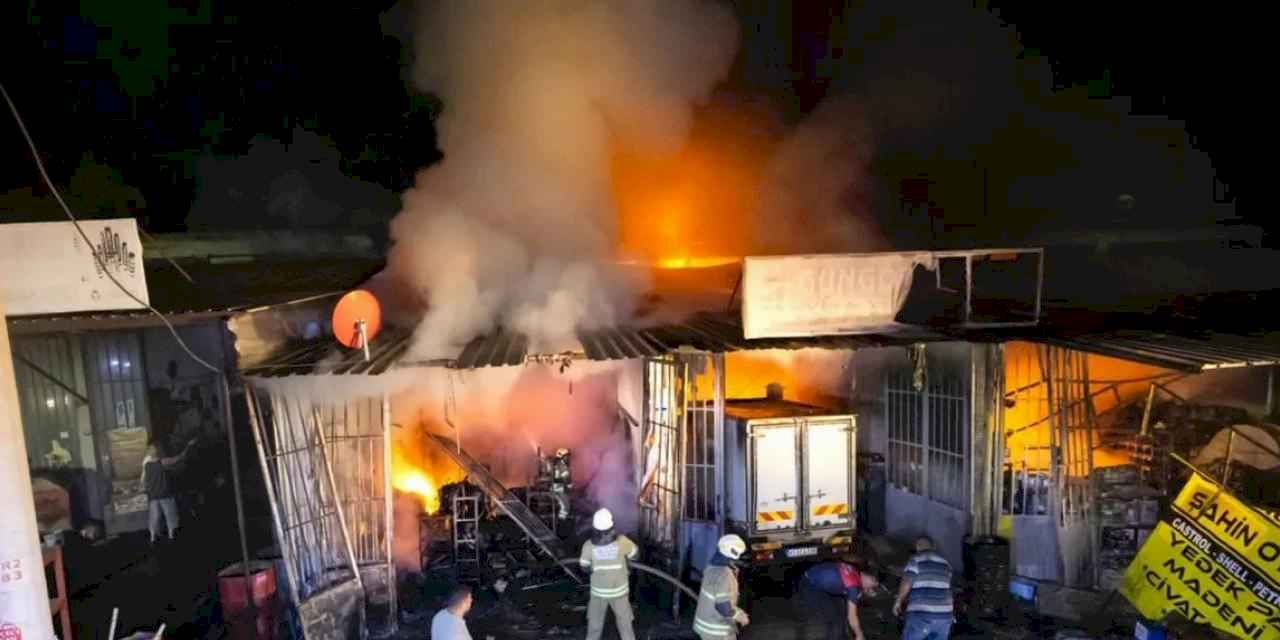 İzmir Kemalpaşa’da sanayi sitesindeki yangın kontrol altında