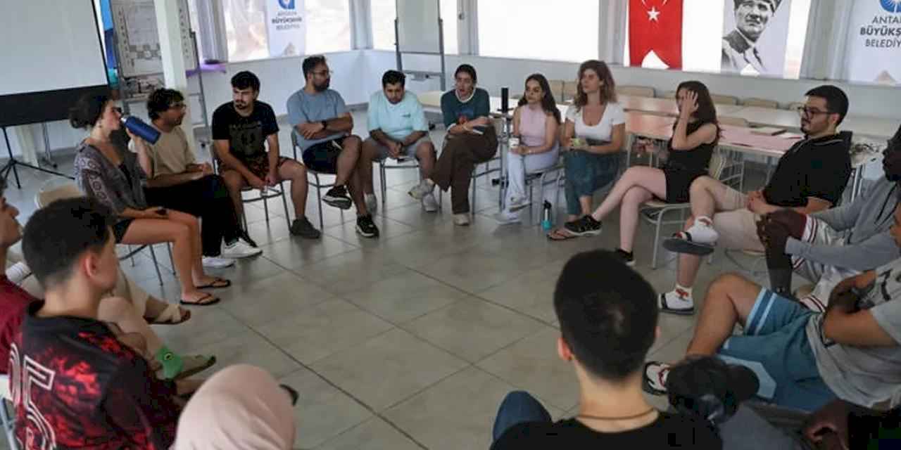 Antalya’da gençler kültürlerarası diyalog için buluştu