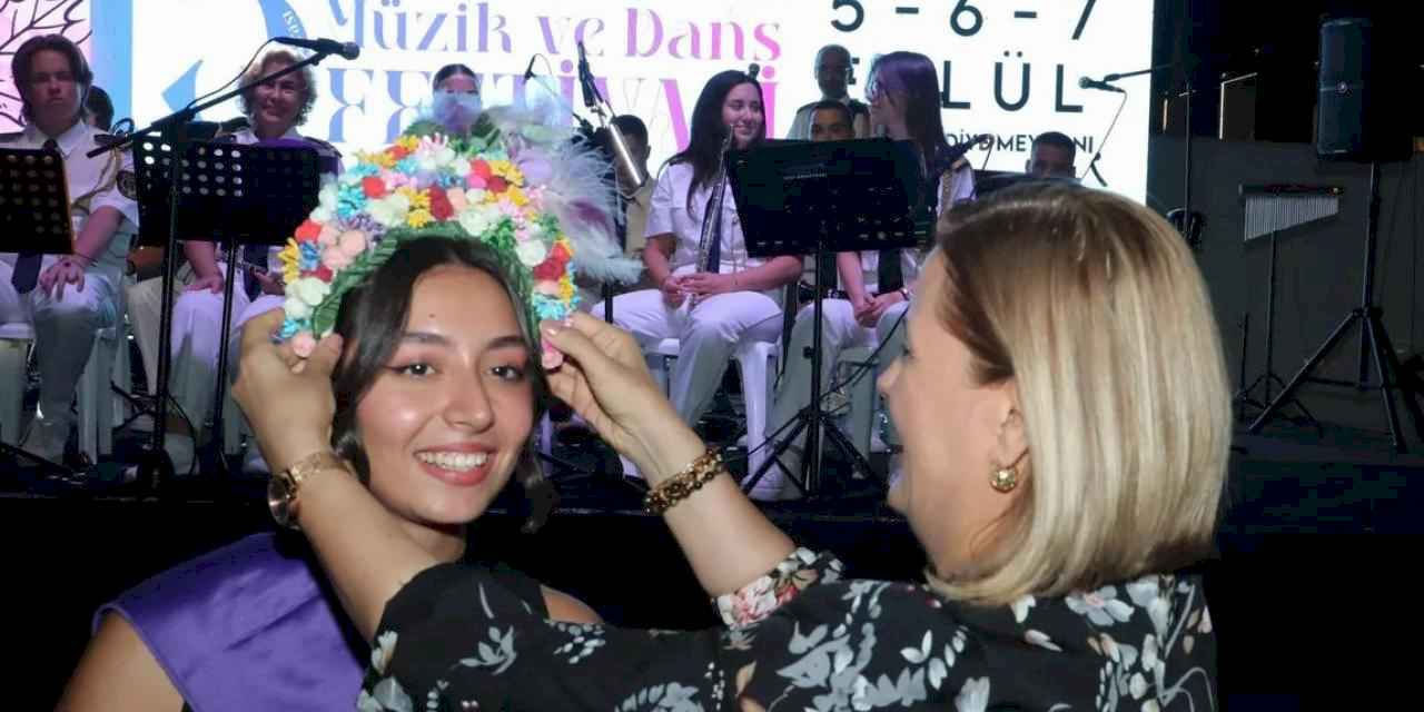 'Pişmaniye Güzeli'nin tacı Fatma Başkan'dan