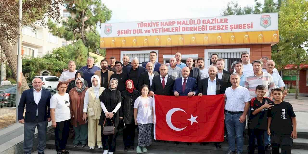 Kocaeli Gebze'de şehit yakınlarına vefa ziyareti