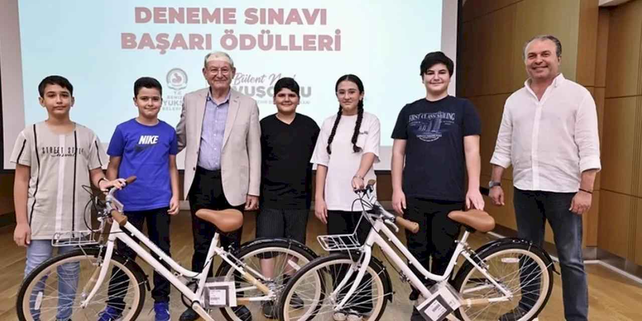 Başarılı öğrencilere Büyükşehir’den ödül