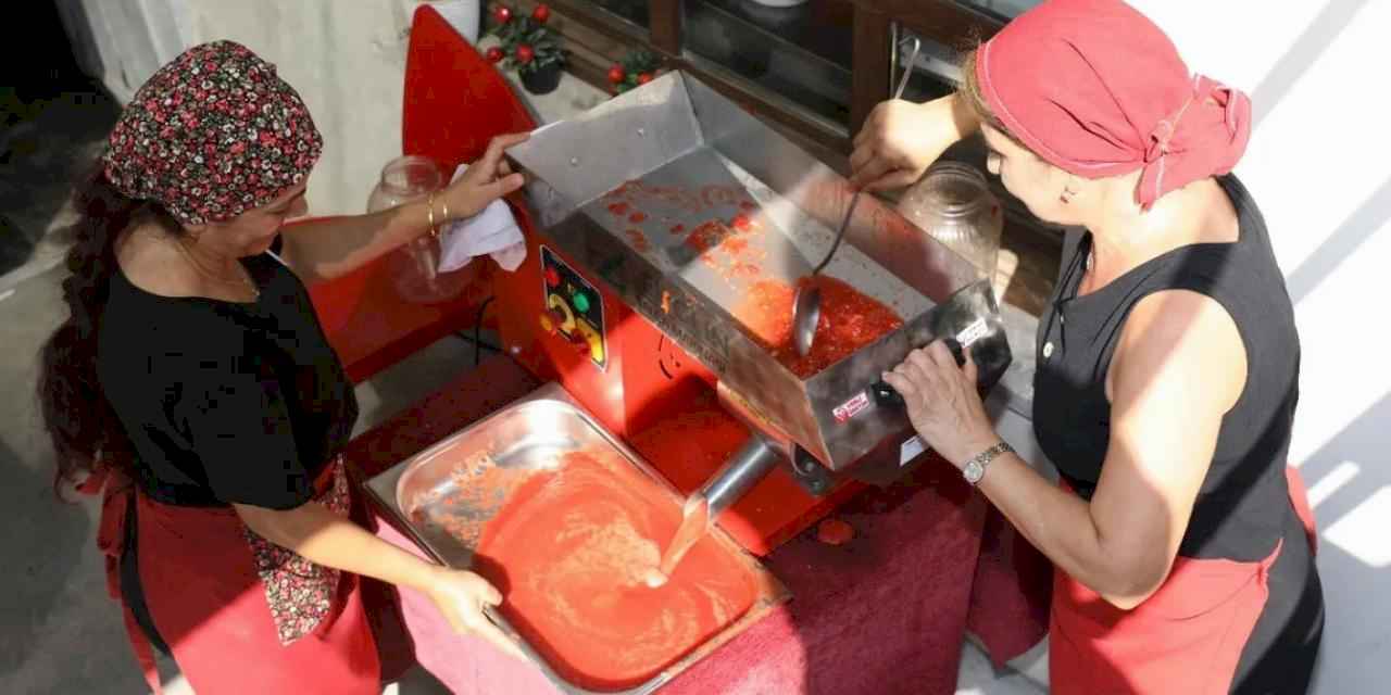 İzmir Narlıdereli kadınlar üretimde