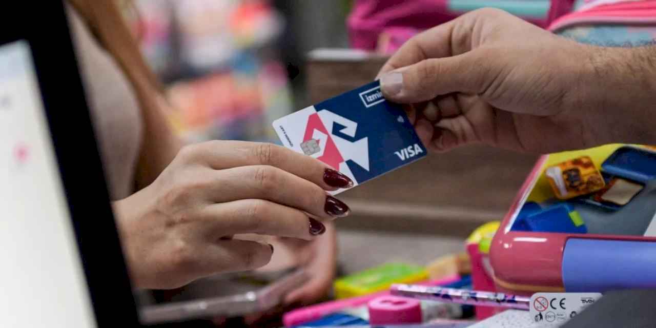 İzmir eğitim destekleriyle nefes aldırdı