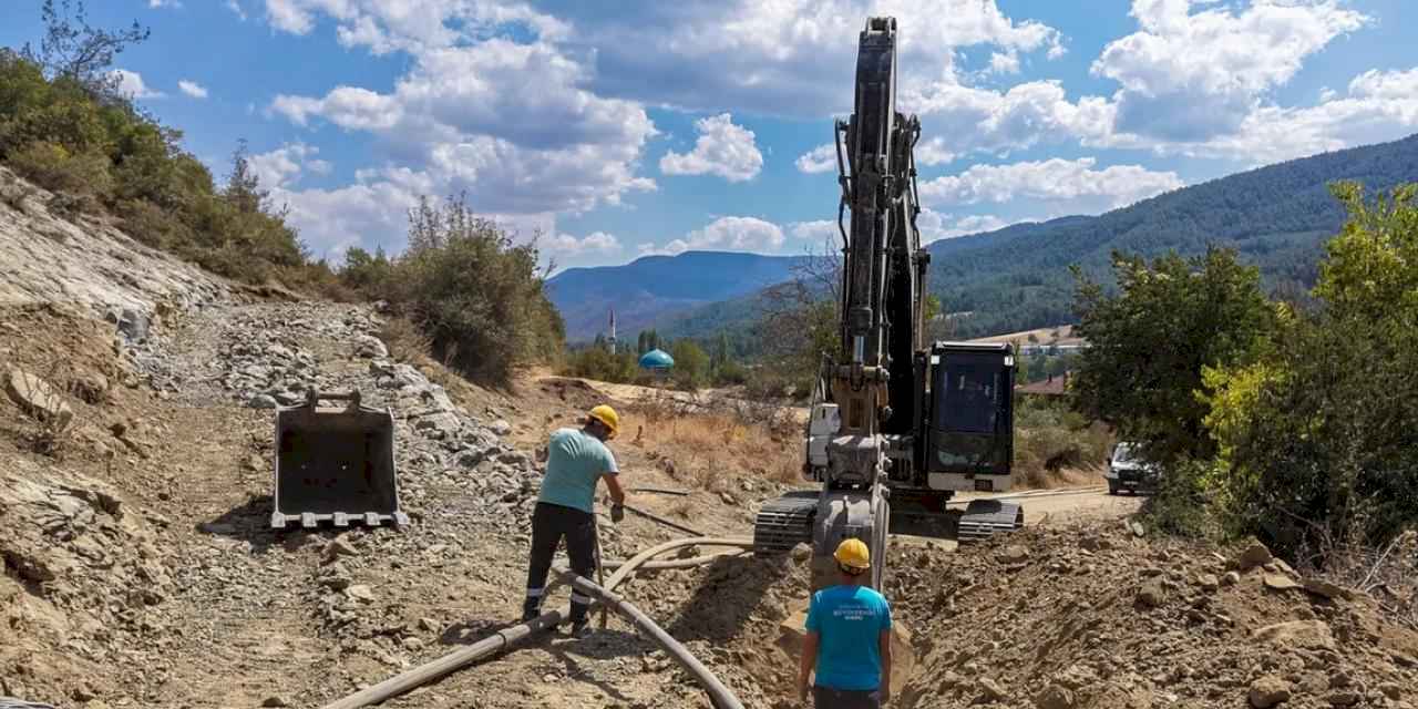 Şehren Mahallesi’ne yeni kaynak ile 2 bin metrelik içme suyu hattı
