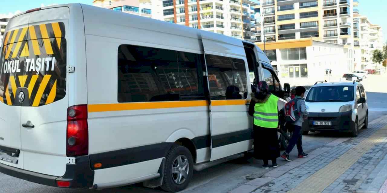 Ankara Büyükşehir’den öğrencilere servis ve abonman desteği