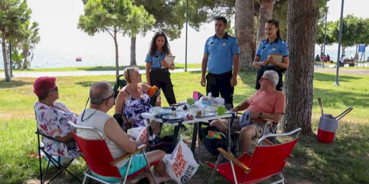 Antalya Konyaaltı Sahili’nde temizlik seferberliği