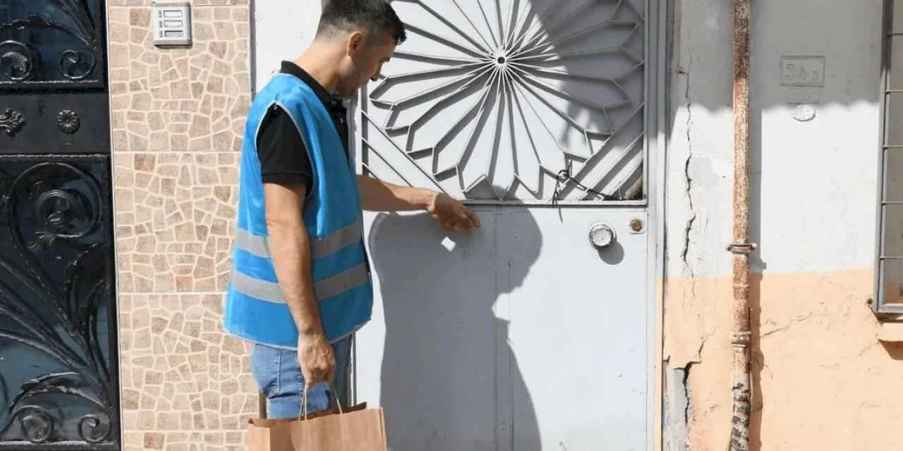 Başkan Ahmet Akın’dan öğrencilere gıda desteği