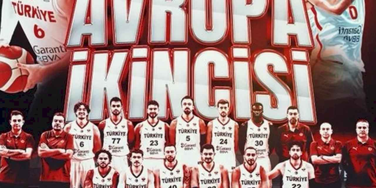 12 Dev Adam Avrupa ikincisi oldu! Tebrikler peş peşe geldi