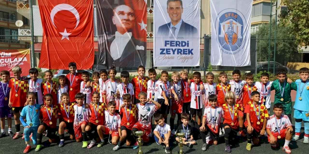 Efes Selçuk’ta Ferdi Zeyrek müsabakaları futbolseverleri buluşturdu
