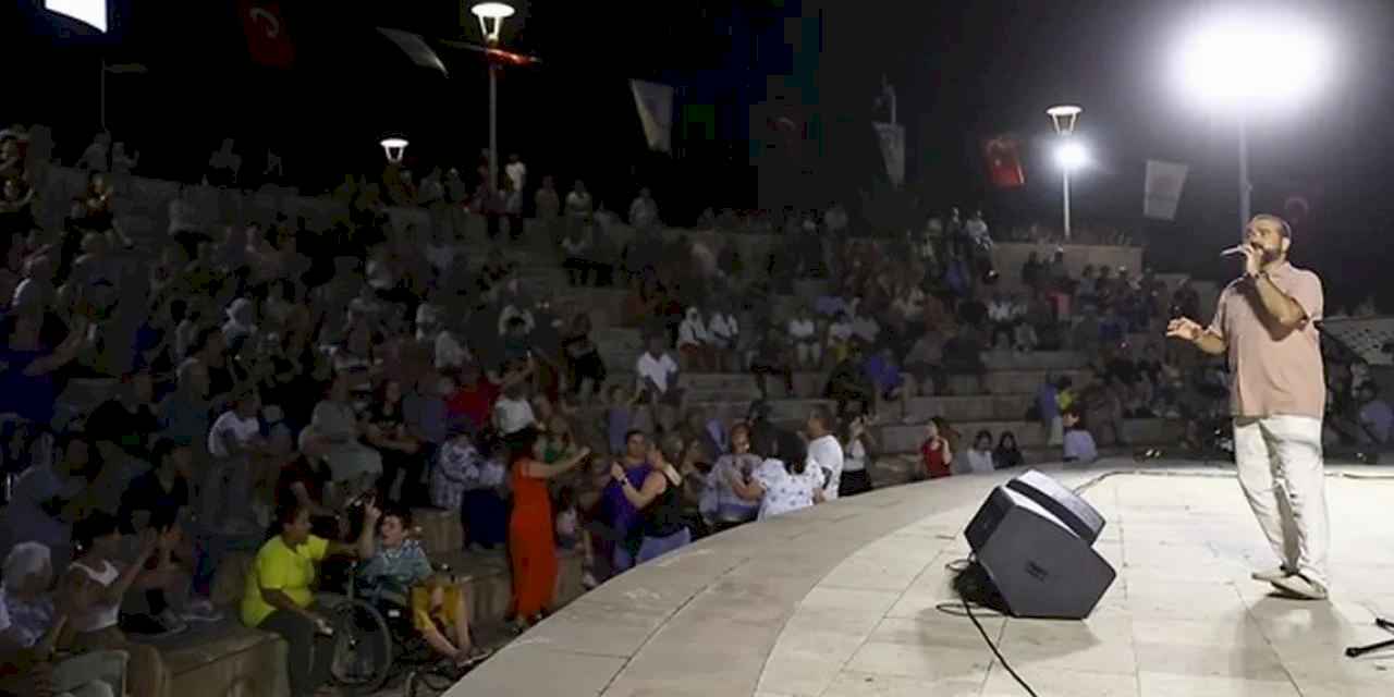 Denizli'de yaz konserleri binlerce sanatseveri buluşturdu