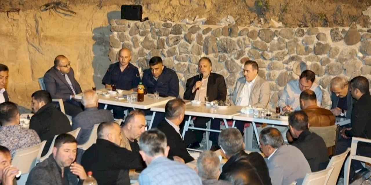 Kayseri Talas'ta muhtarlardan Mengücek buluşması