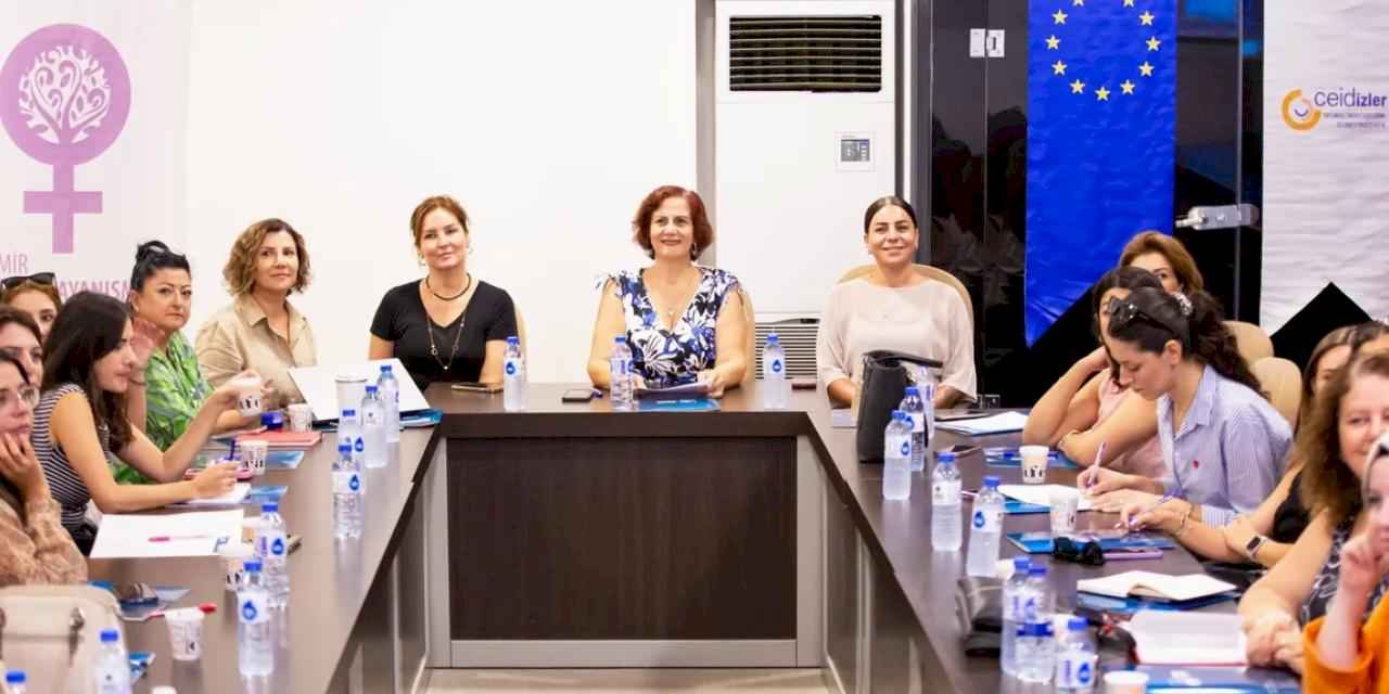 İzmir kadına şiddet karşı Narlıdere'de buluştu