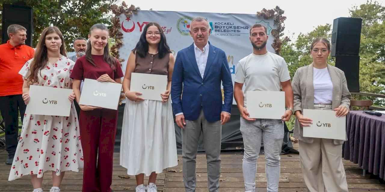 Kocaeli'de Başkan Büyükakın, soydaş gençlerle buluştu