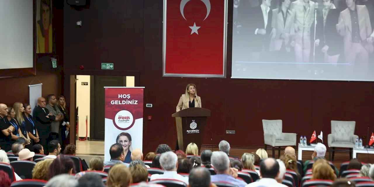 Usta oyuncu Tarık Akan Bakırköy’de anıldı