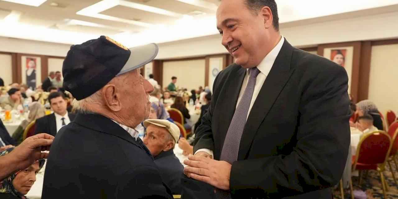 Başkan Dutlulu Manisa'da şehit yakınları ve gazileri ağırladı