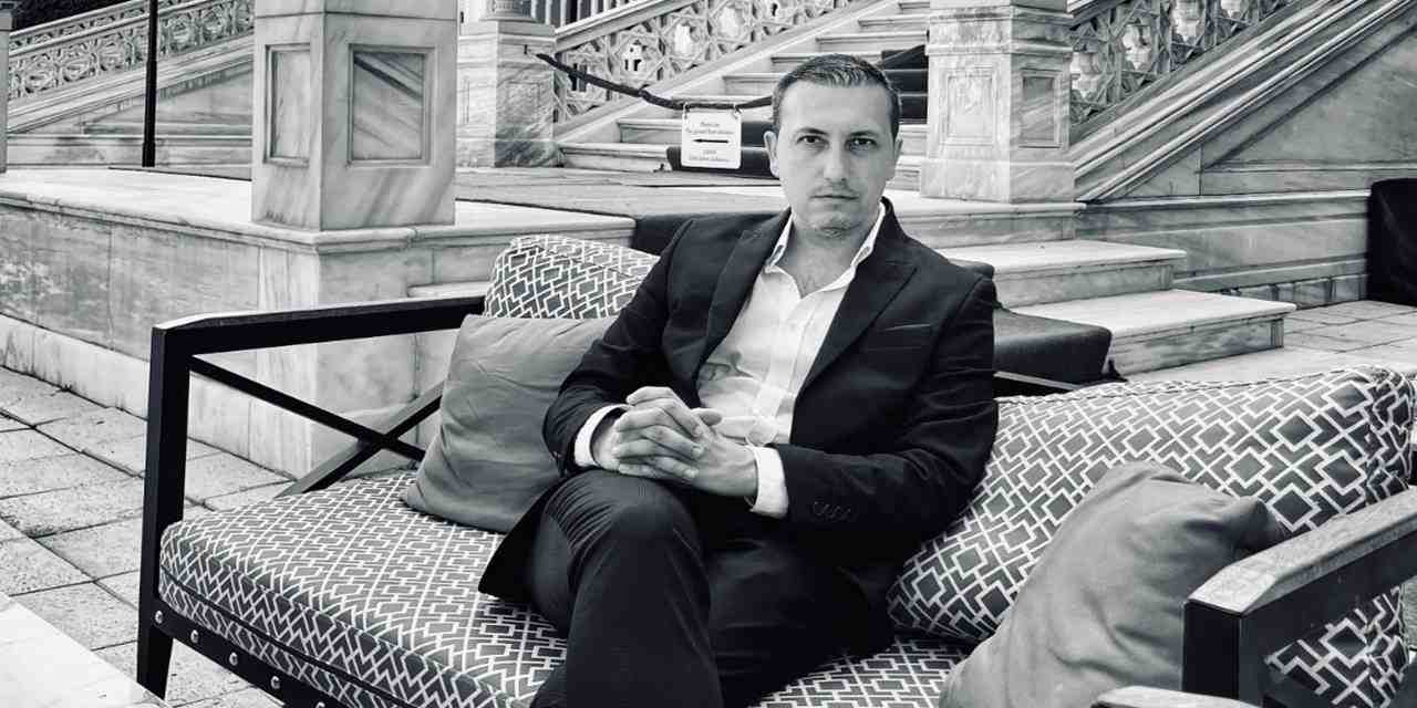 Arama Bitmedi, Sadece Şeklini Değiştiriyor: 2025’te Dijital Pazarlamanın Yeni Oyunu