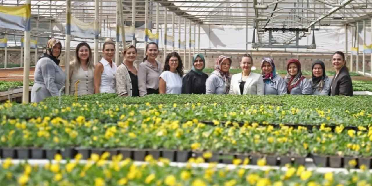 Antalya'yı kadınlar süslüyor