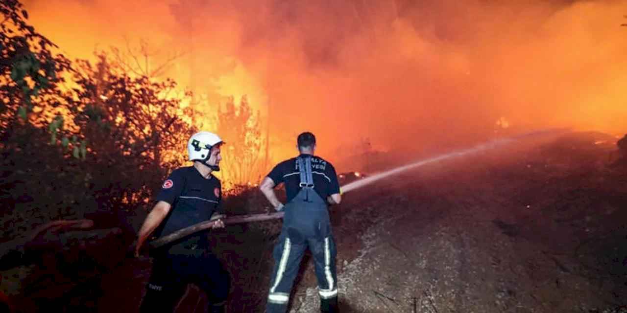 Antalya İtfaiyesi’nden yangınlara hızlı ve etkin müdahale