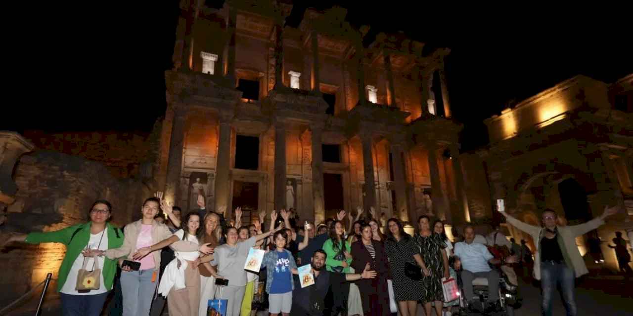 Engelsiz bireylere Efes'te gece yolculuğu